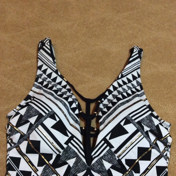 Ashley Graham X S4A NWOT One-Piece Swimsuit, 4 - Picture 2 of 11